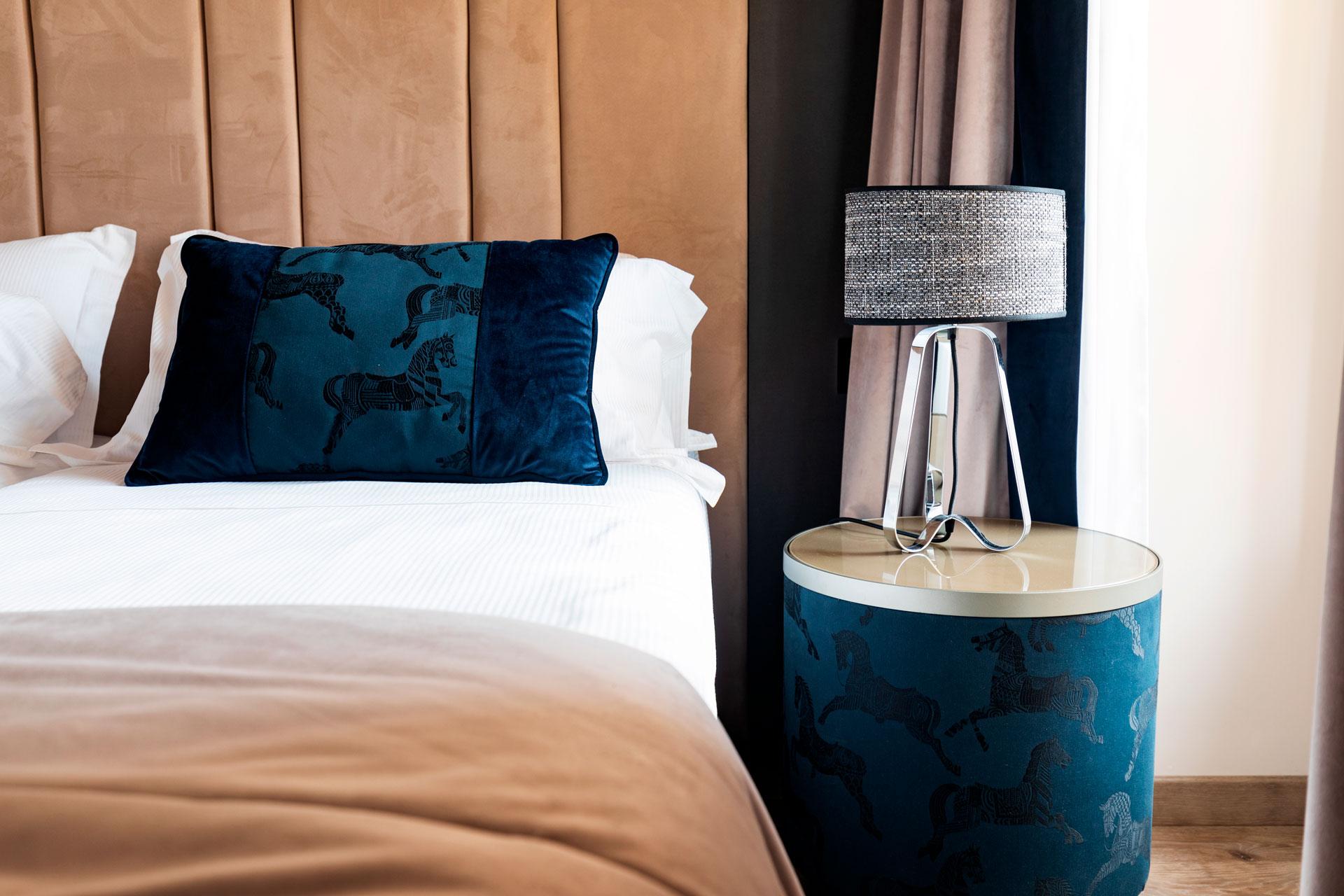 Amadomus Luxury Suites Наполи Екстериор снимка