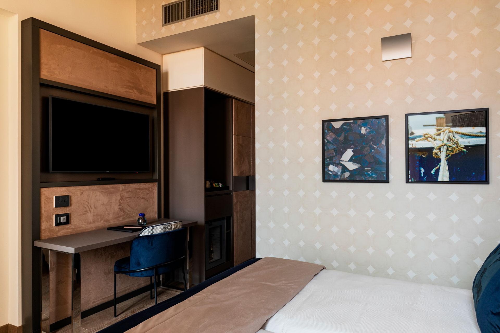 Amadomus Luxury Suites Наполи Екстериор снимка