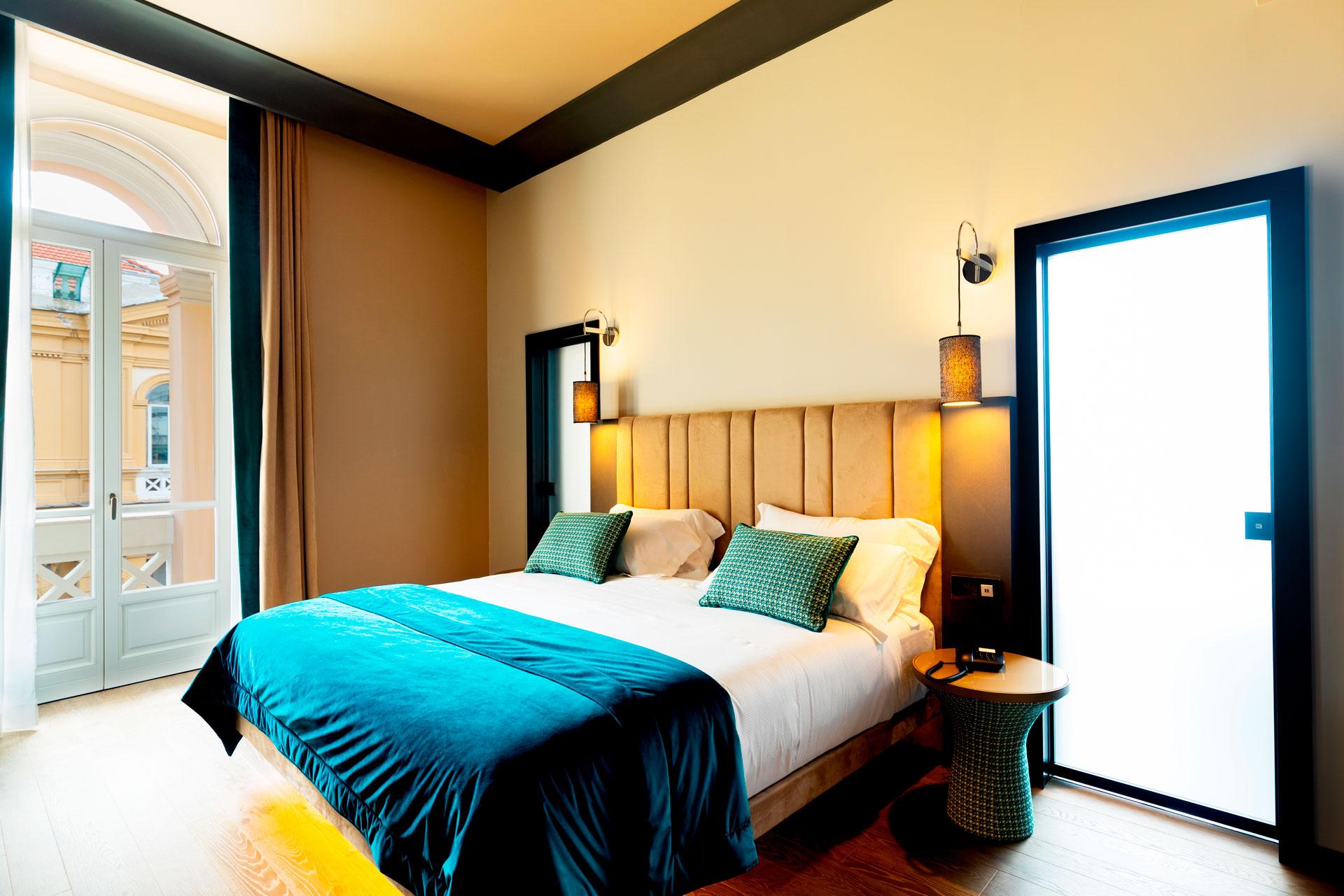 Amadomus Luxury Suites Наполи Екстериор снимка
