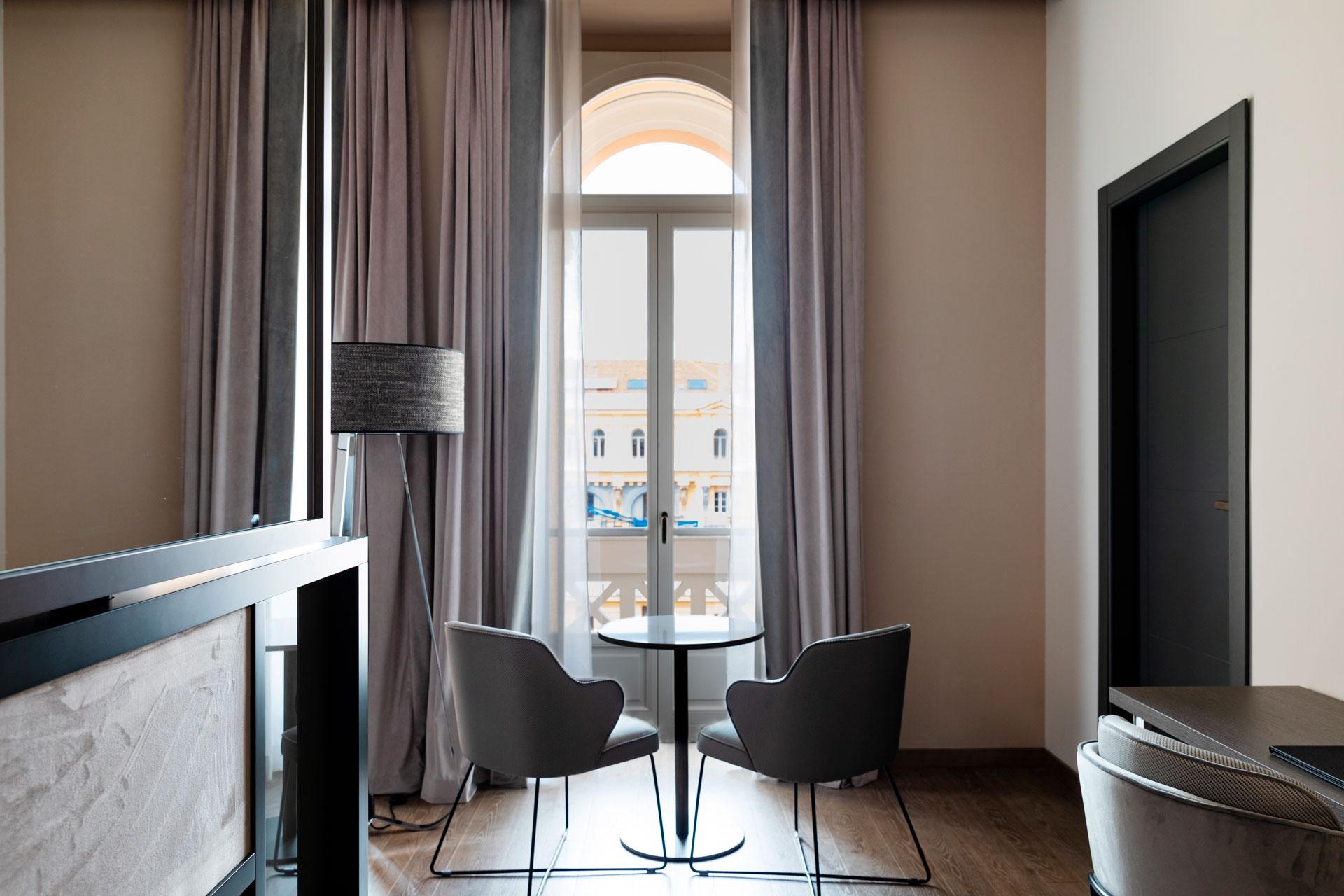 Amadomus Luxury Suites Наполи Екстериор снимка