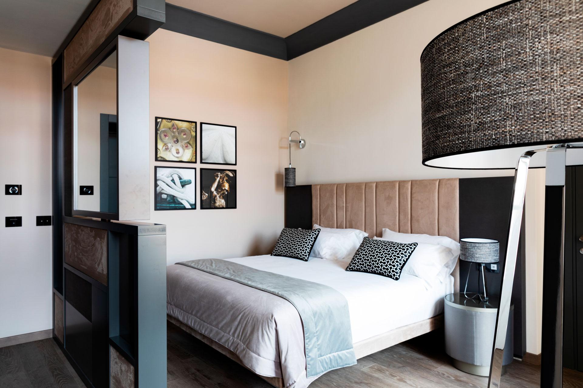 Amadomus Luxury Suites Наполи Екстериор снимка