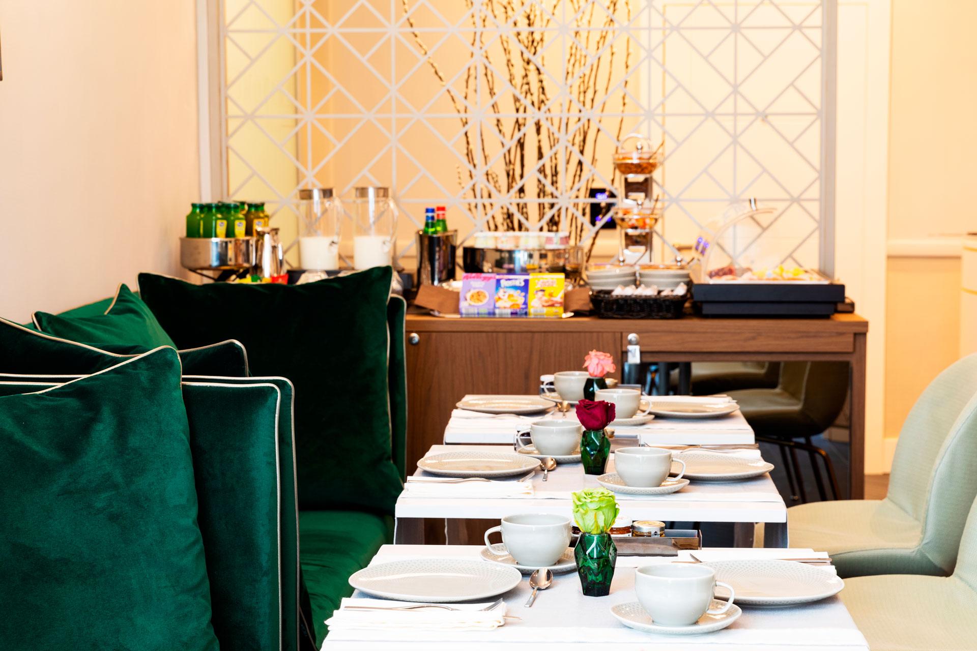 Amadomus Luxury Suites Наполи Екстериор снимка
