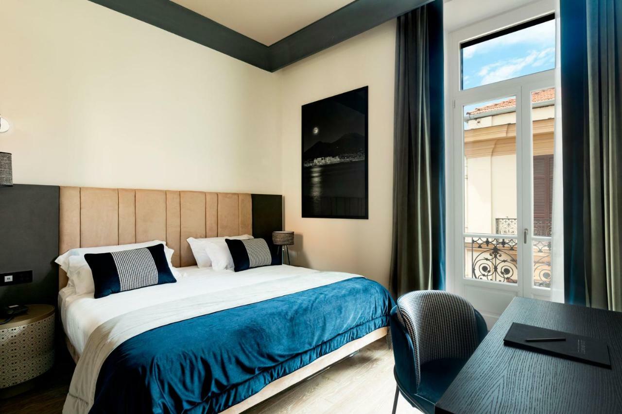 Amadomus Luxury Suites Наполи Екстериор снимка